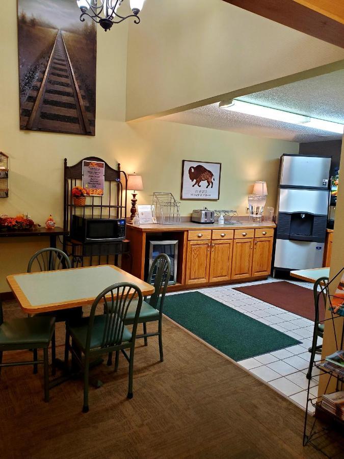 Bison Plains Lodge Moorhead Esterno foto