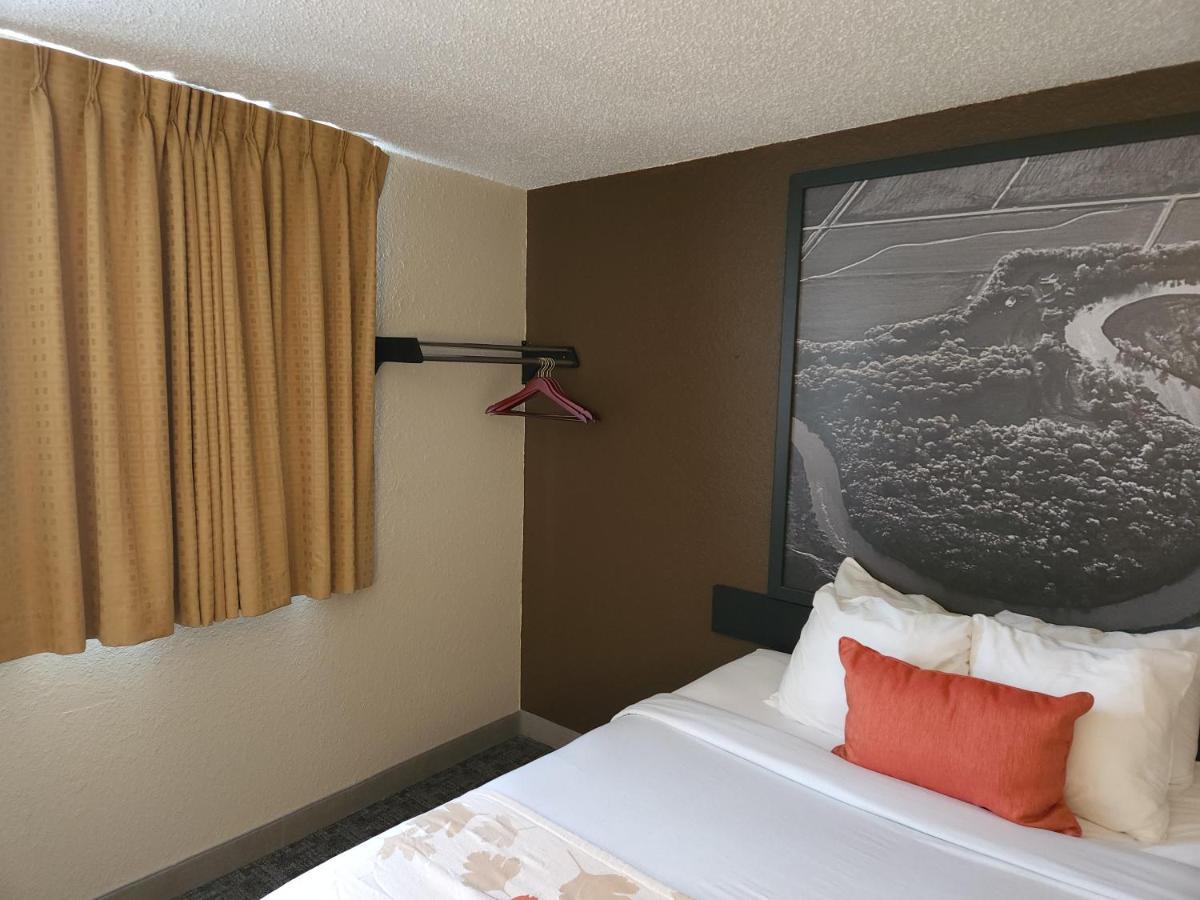 Bison Plains Lodge Moorhead Esterno foto