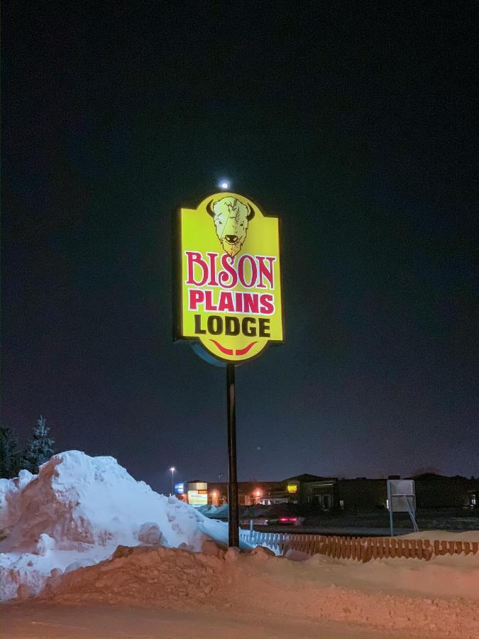Bison Plains Lodge Moorhead Esterno foto